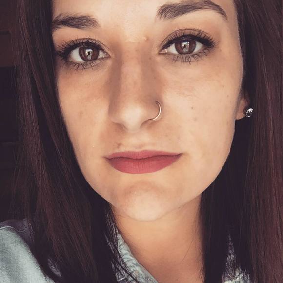 Meet your Posher, Kim - Picture 1 of 1